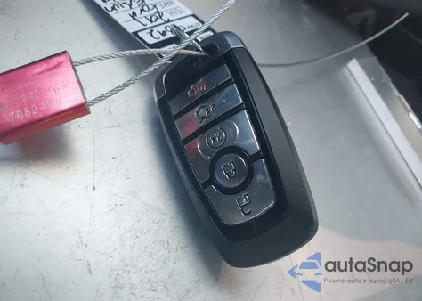 2017 Ford Fusion Energi Titanium z USA, uszkodzony, nr VIN 3FA6P0SU7HR229279